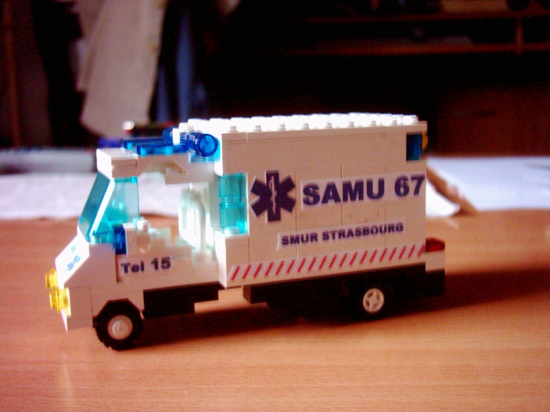 ambulance002.jpg