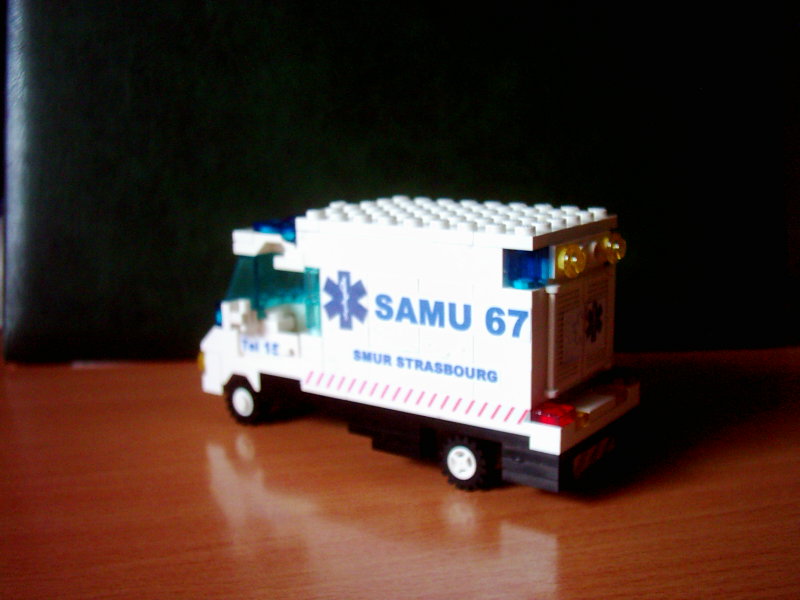 ambulance006.jpg
