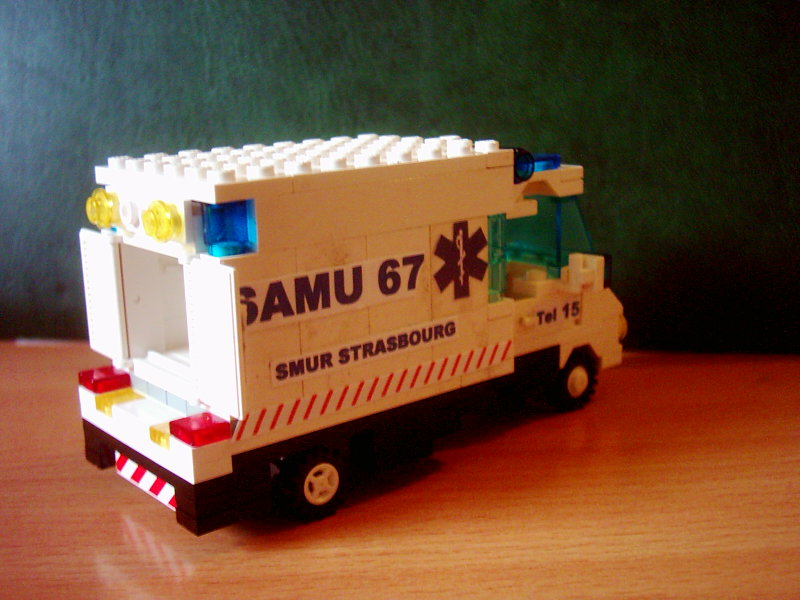 ambulance011.jpg