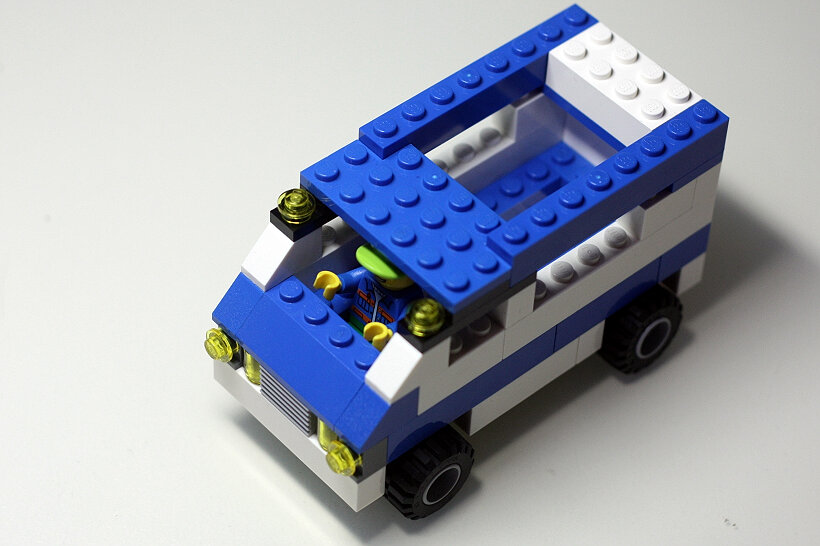 moc-4996-j-car-12.jpg