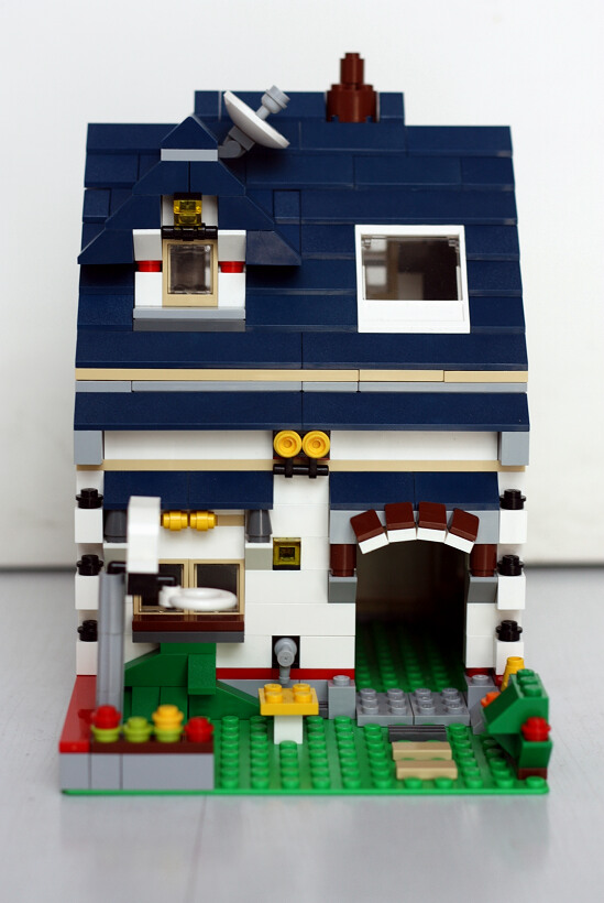 5891-moc-applehouse05.jpg