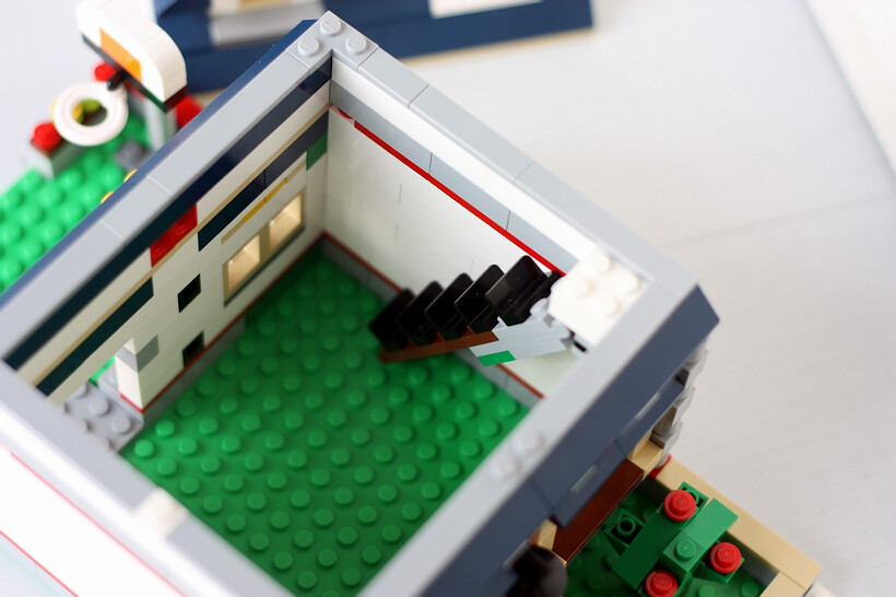 5891-moc-applehouse15.jpg