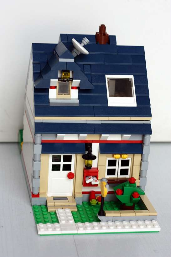 5891-moc-applehouse19.jpg