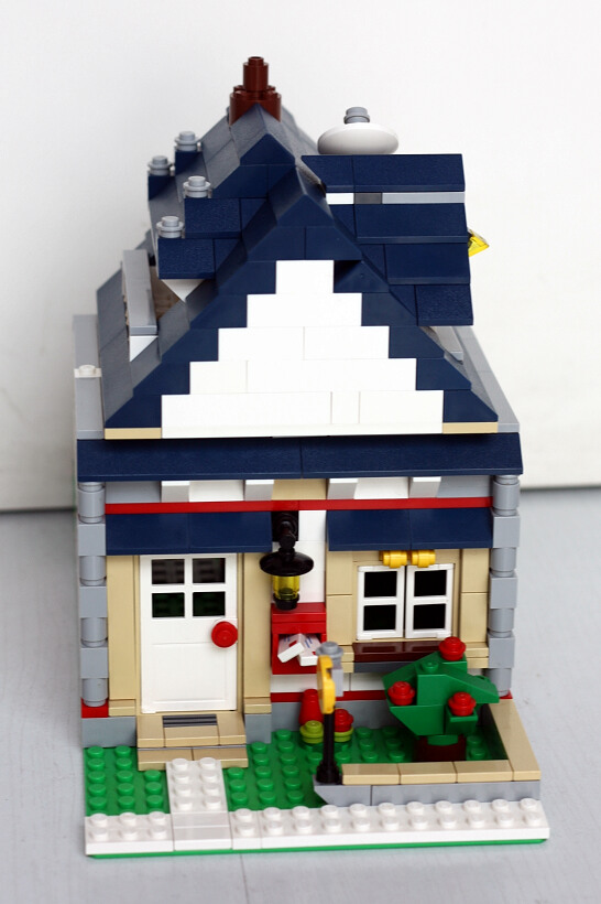5891-moc-applehouse20.jpg