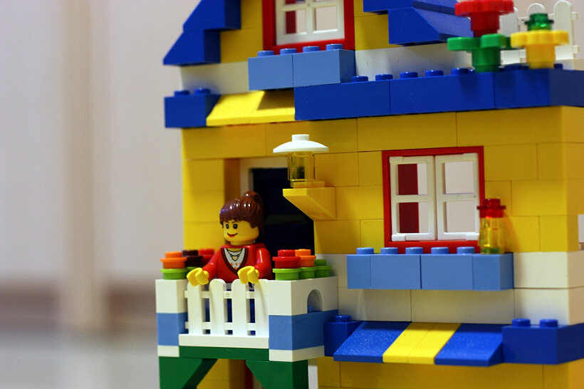 moc_yellow_house5_4.jpg