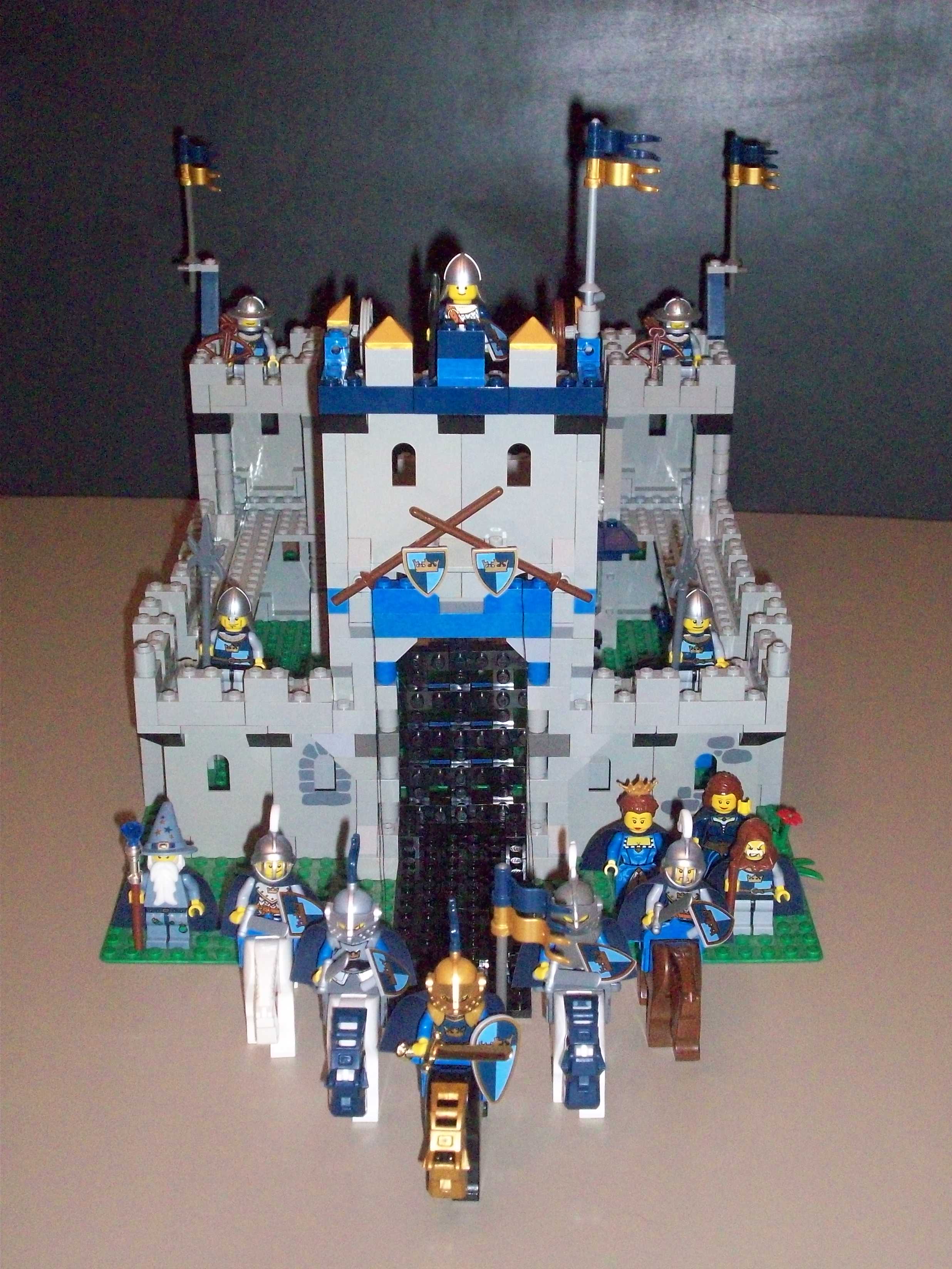 crown_knights_castle.jpg