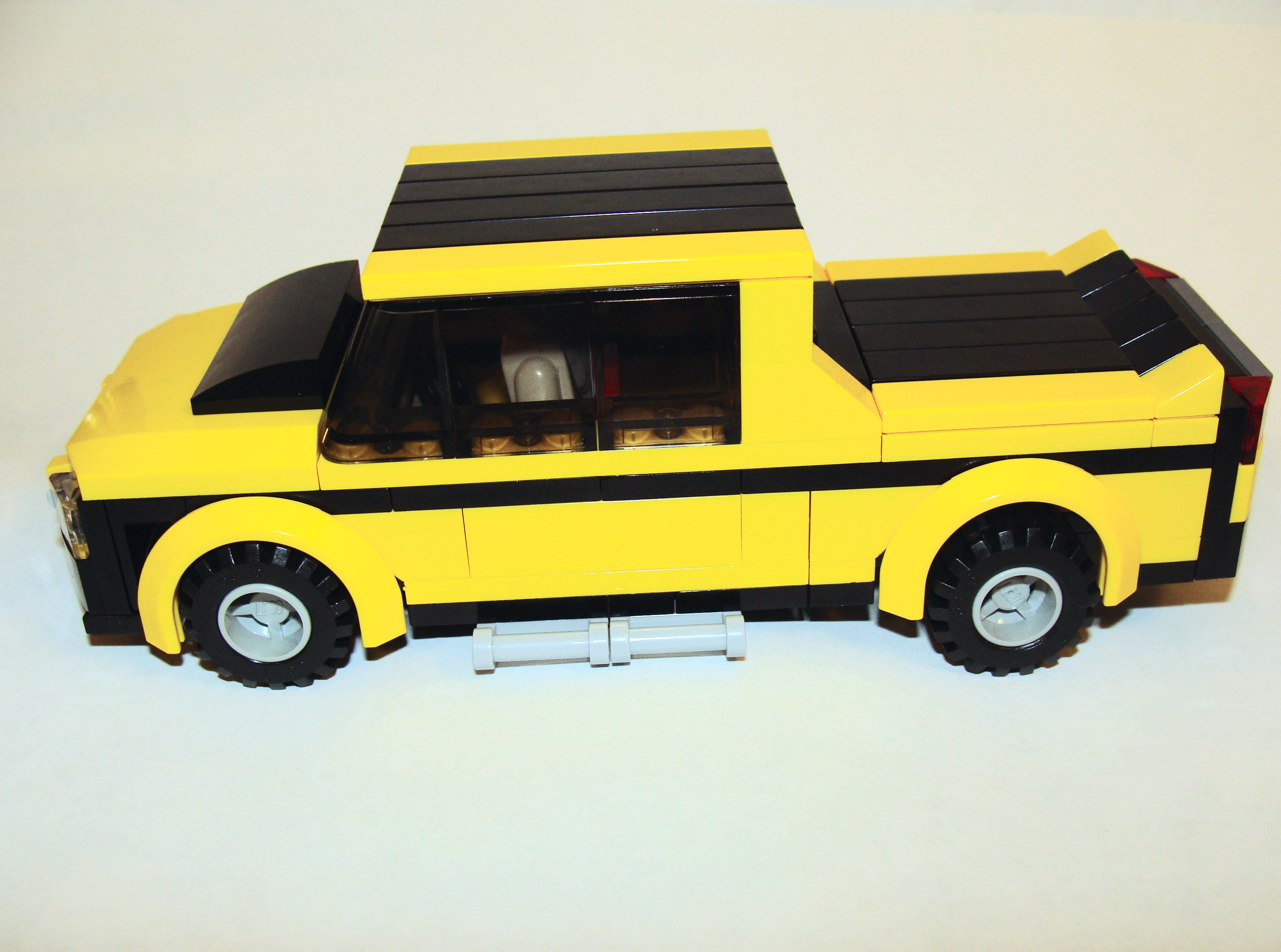 black_yellow_pick_up_6_wide_side.jpg