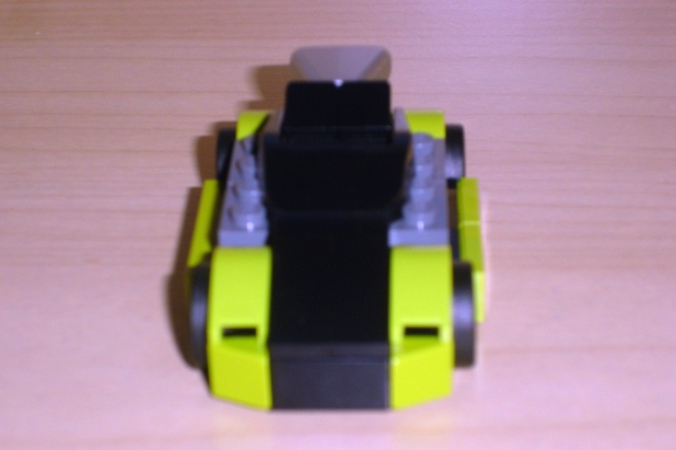 lego_racers_8132_and_8133_9a.jpg
