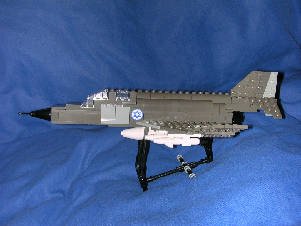 f-4_04.jpg