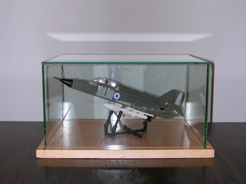 f-4_t01.jpg