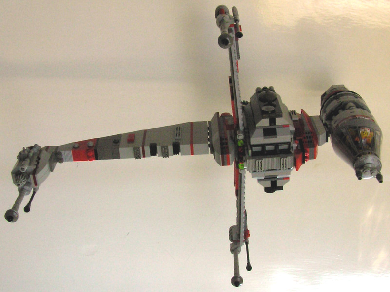 08_b-wing_tilted.jpg