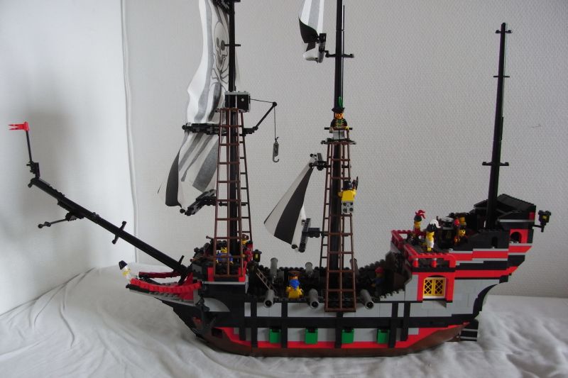 thedeadcaptain4.jpg