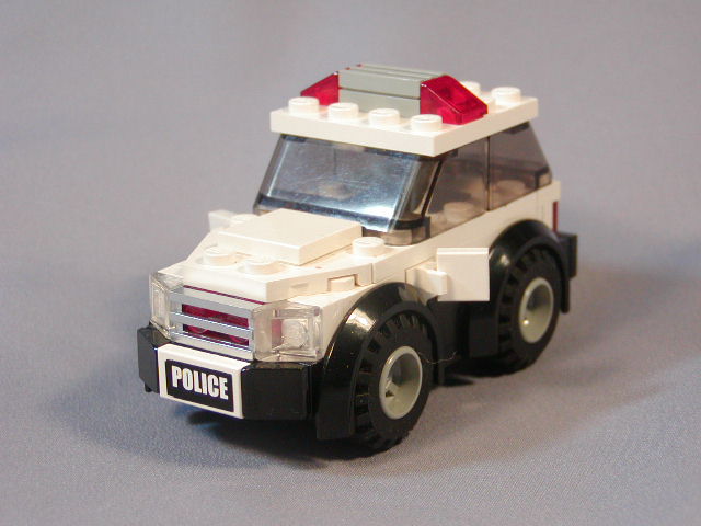 j_police_car_000.jpg