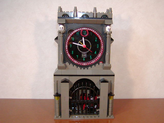 scaryclock01.jpg