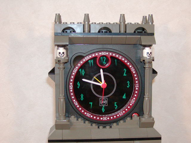 scaryclock02.jpg