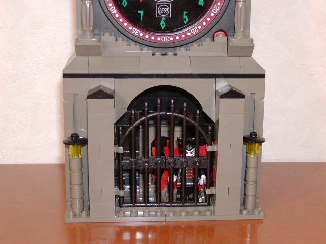 scaryclock03.jpg