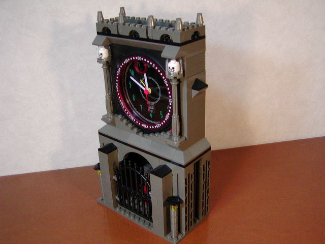 scaryclock08.jpg