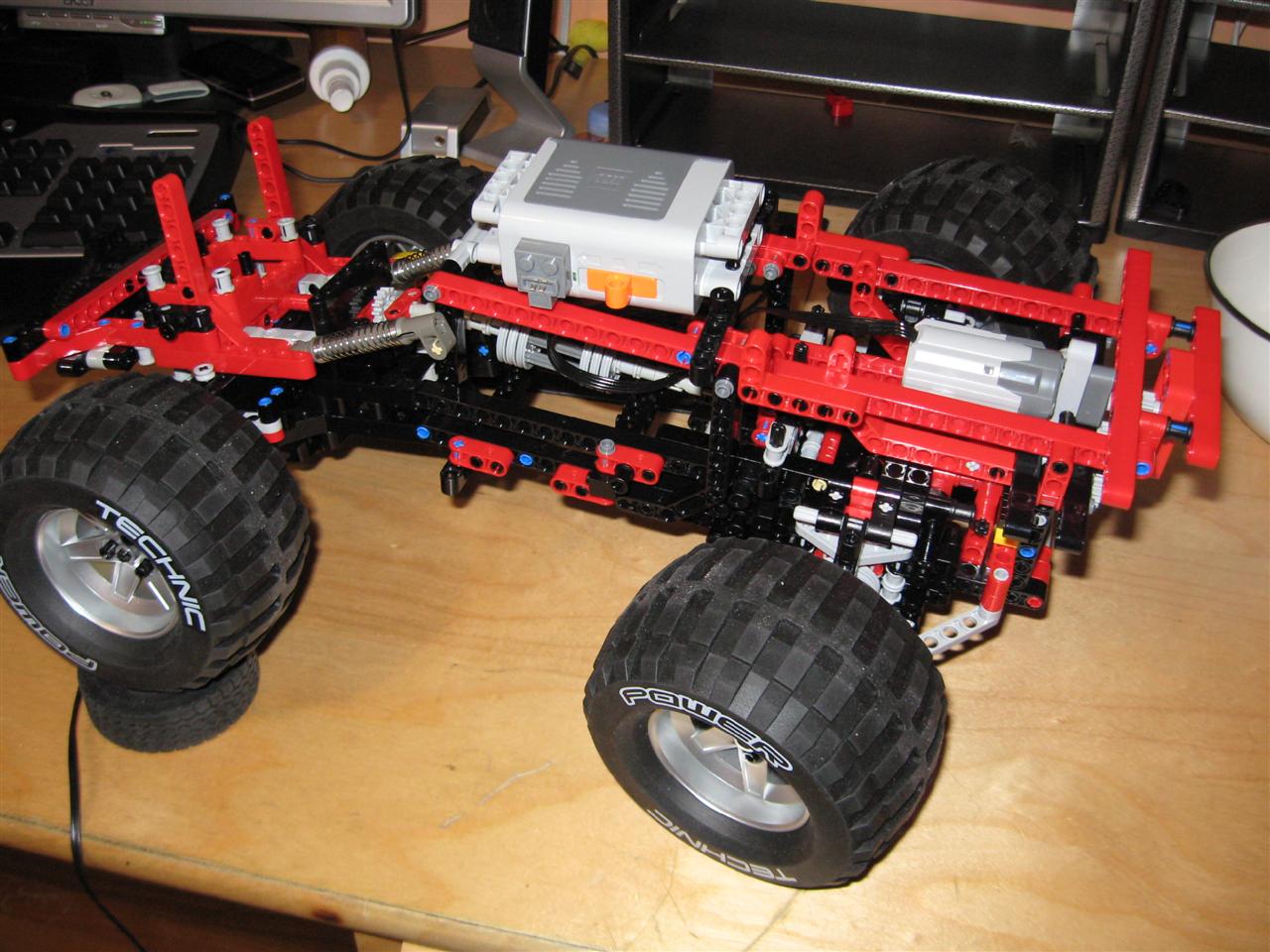lego_truck_undercarrige_005.jpg