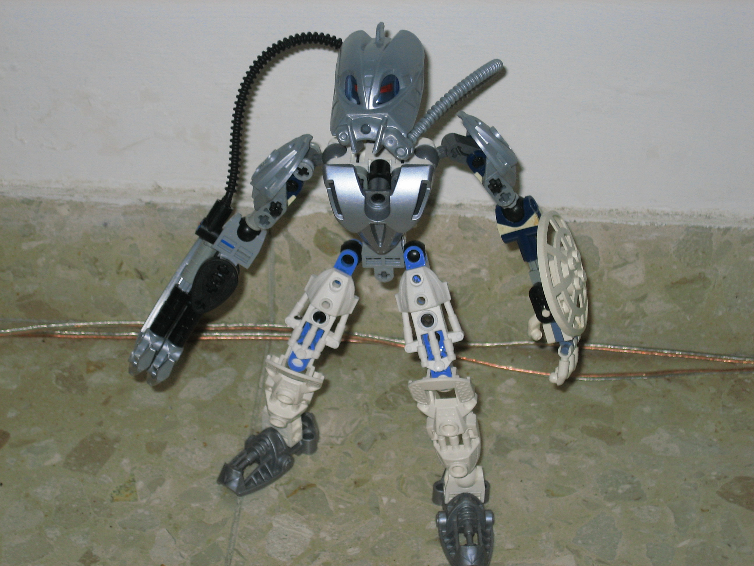 my_bionicles_bz_july_07_030.jpg