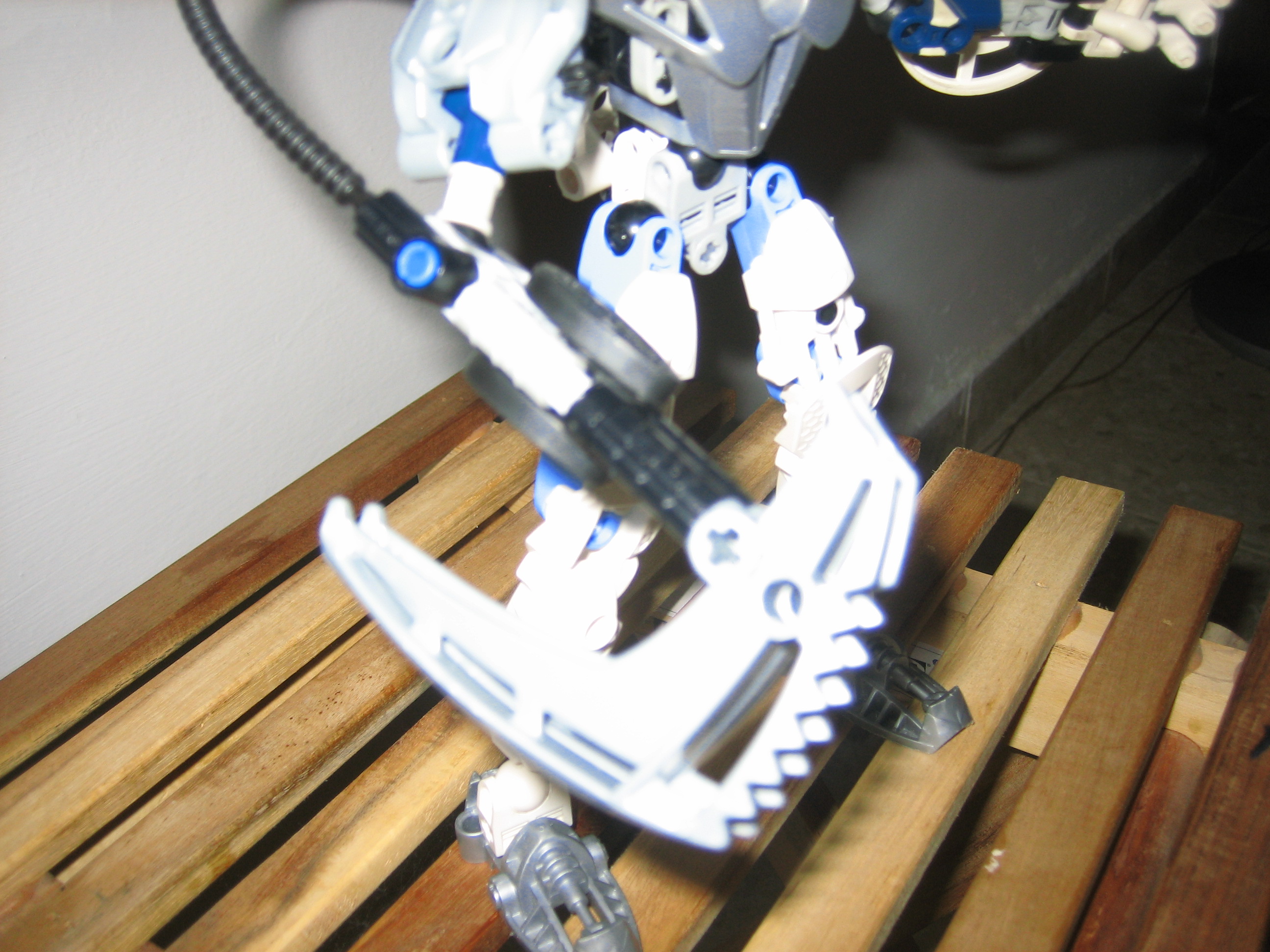 my_bionicles_bz_july_07_035.jpg