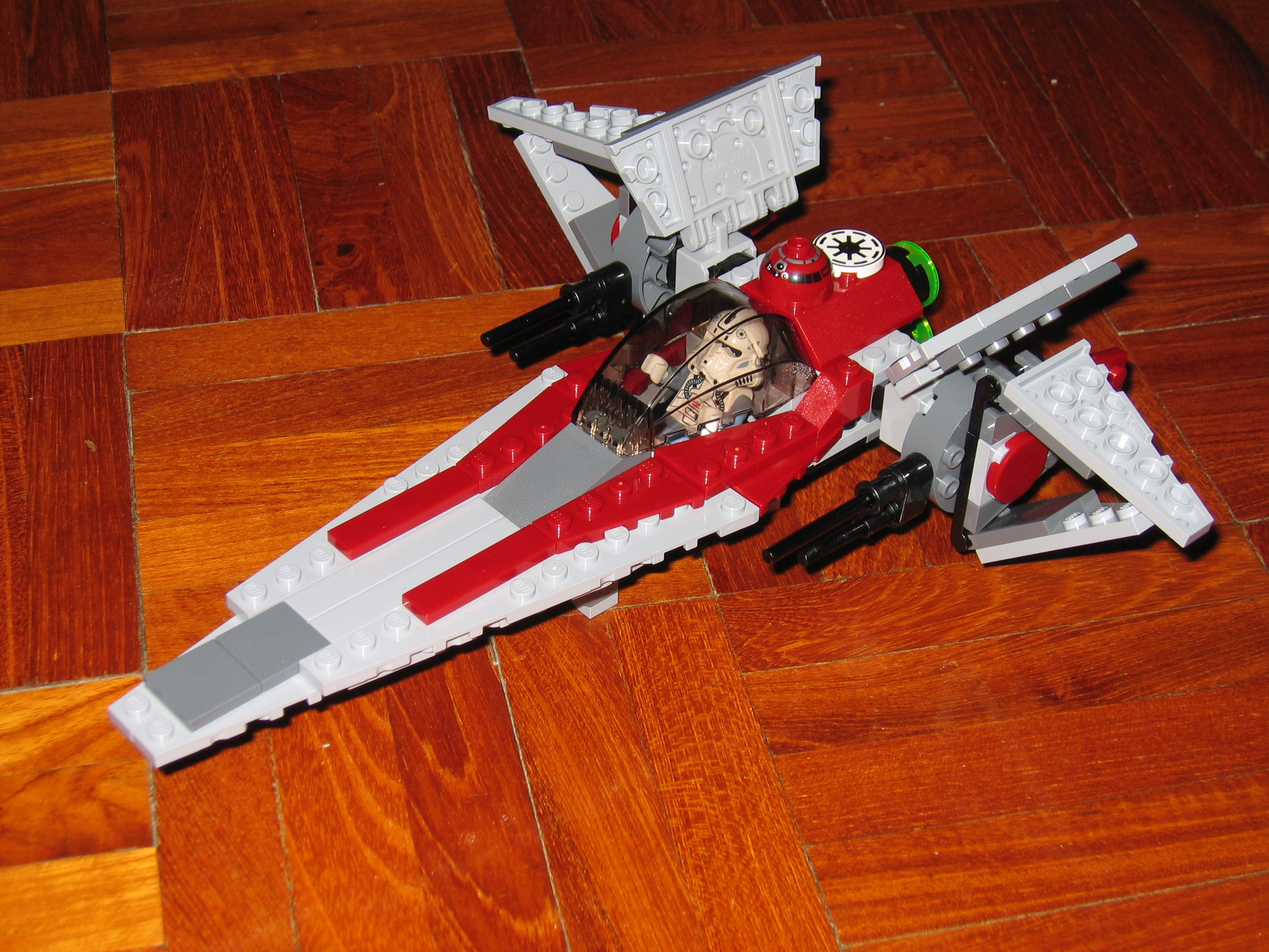 twin_v-wing_starsfighter.jpg