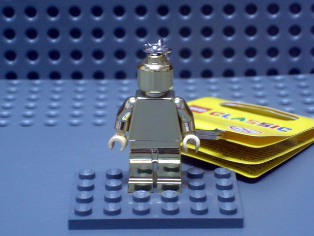 golden_minifig-01.jpg