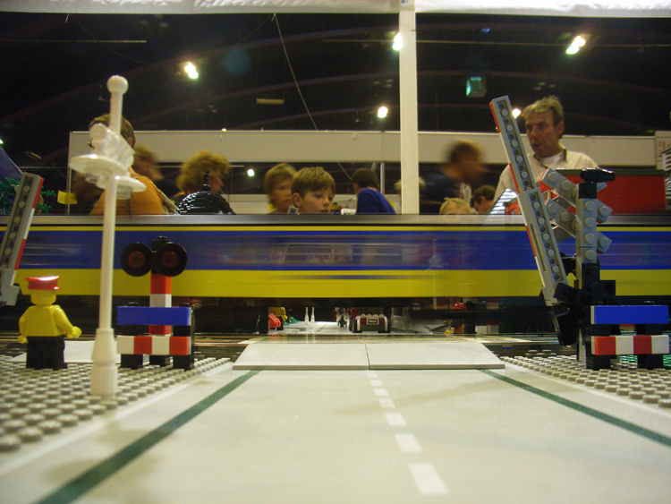050925_lowlug_rail_001.jpg