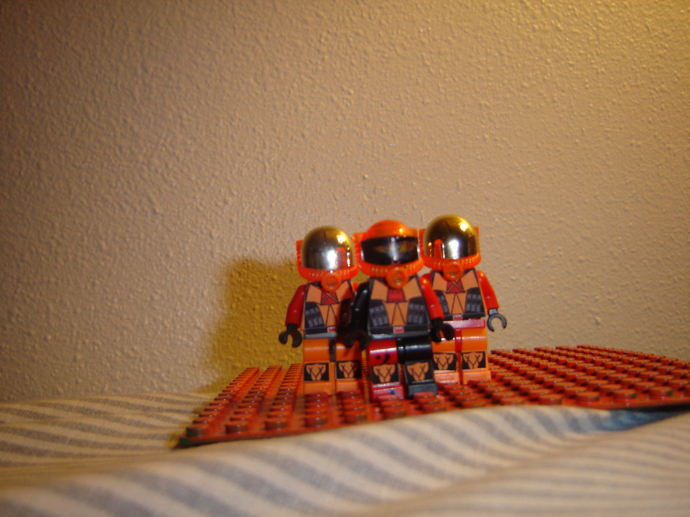 orangeskys_lego2_003.jpg