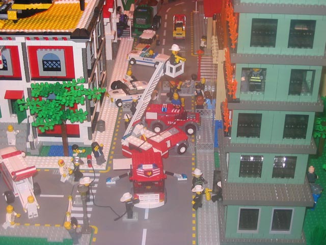 05legofire03.jpg
