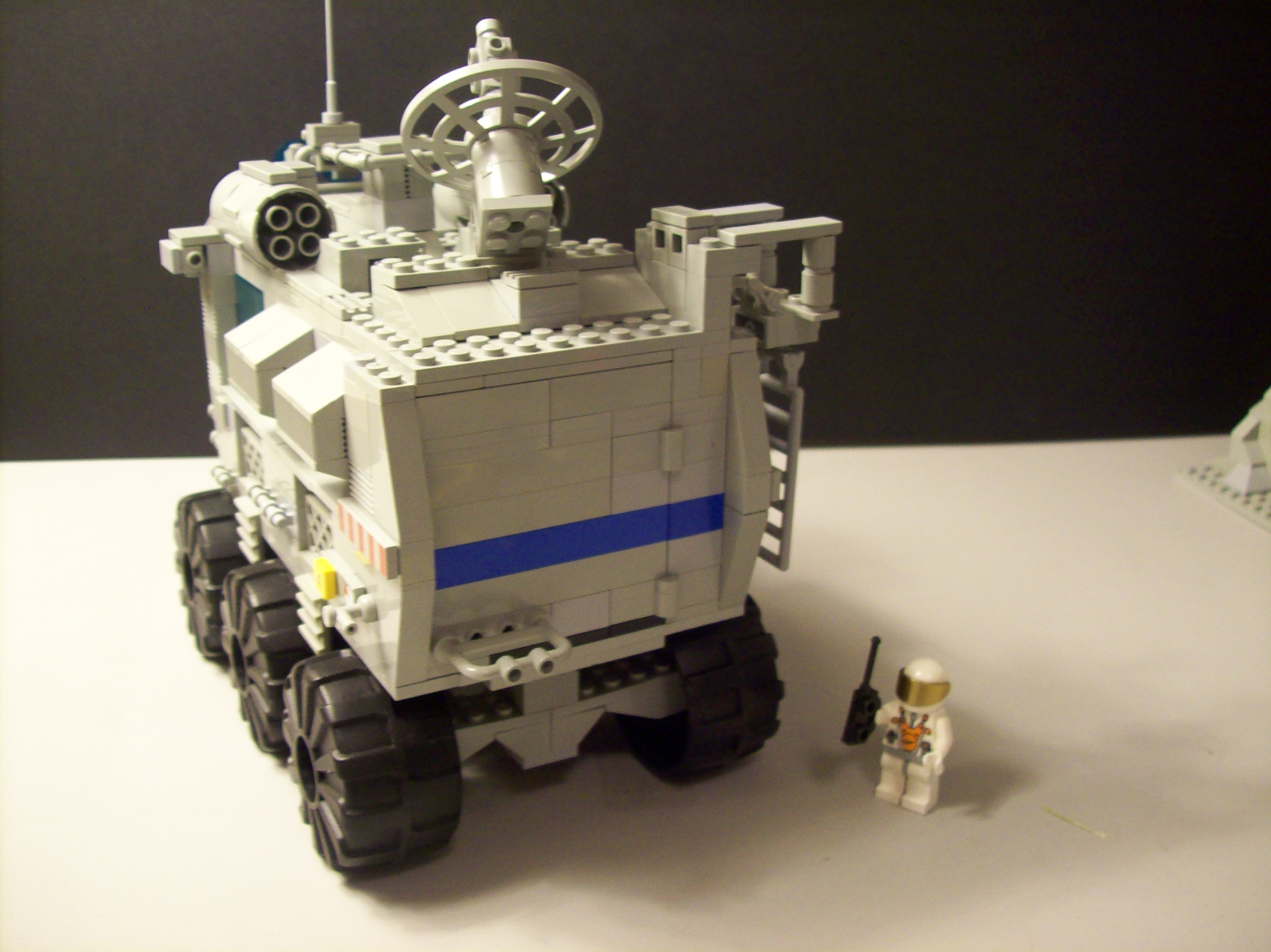 colossus_moon_rover6.jpg