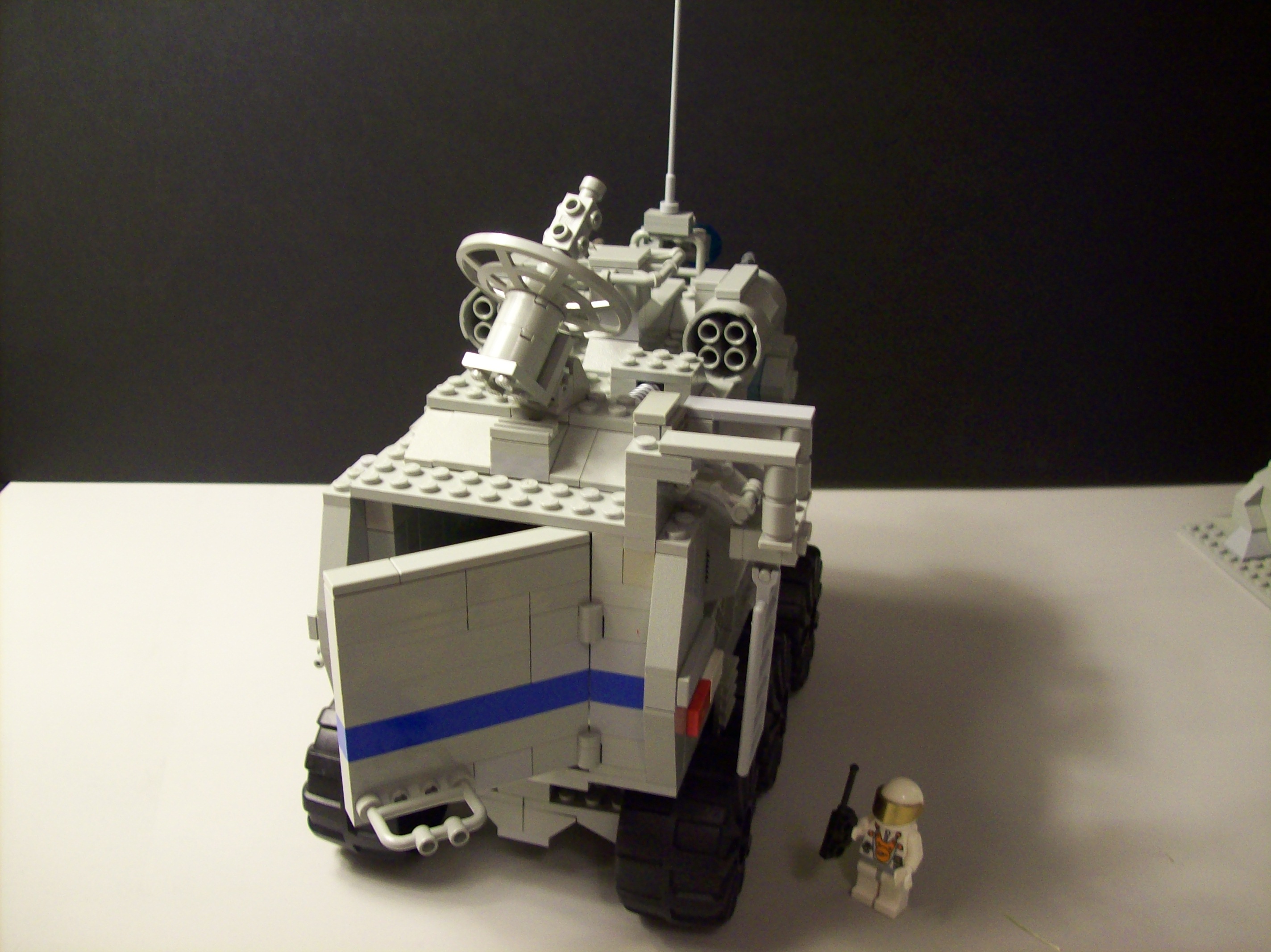 colossus_moon_rover7.jpg