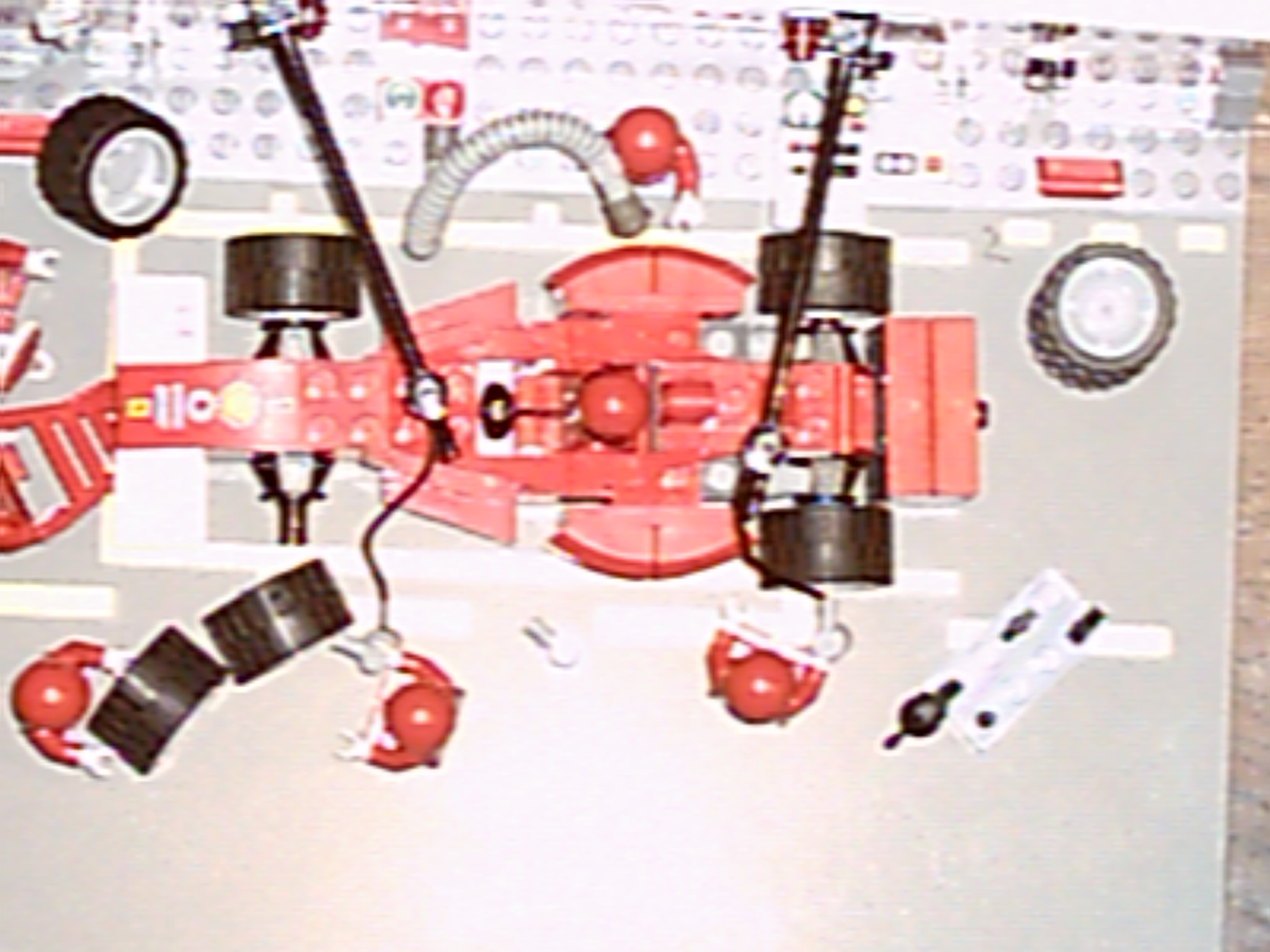 ferrari_f1_pit_set_8375_03.jpg
