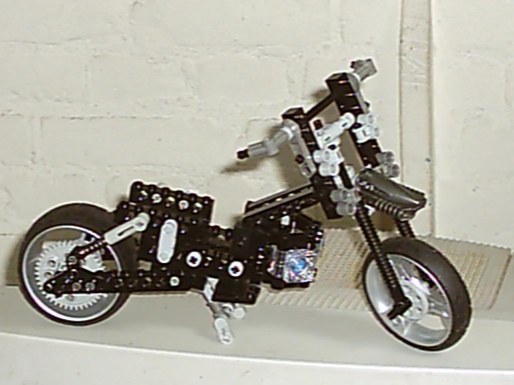 technic-race-motor-zwart002.jpg