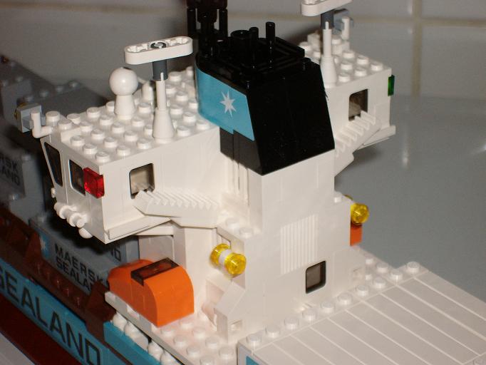 set-10152-maersk-sealand-2005-edition-002.jpg