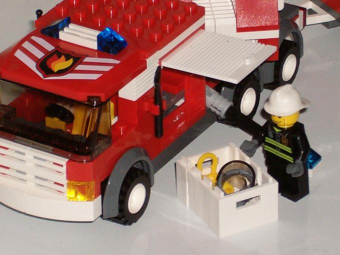 set-7239-fire-truck-000.jpg