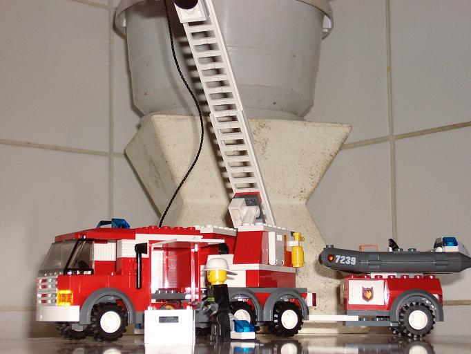 set-7239-fire-truck-003.jpg