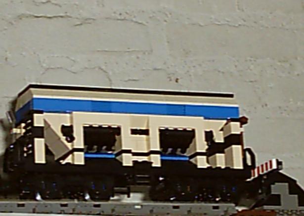 my-own-train-set-set-10017-001.jpg