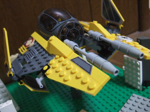 2005_1022lego0007.jpg