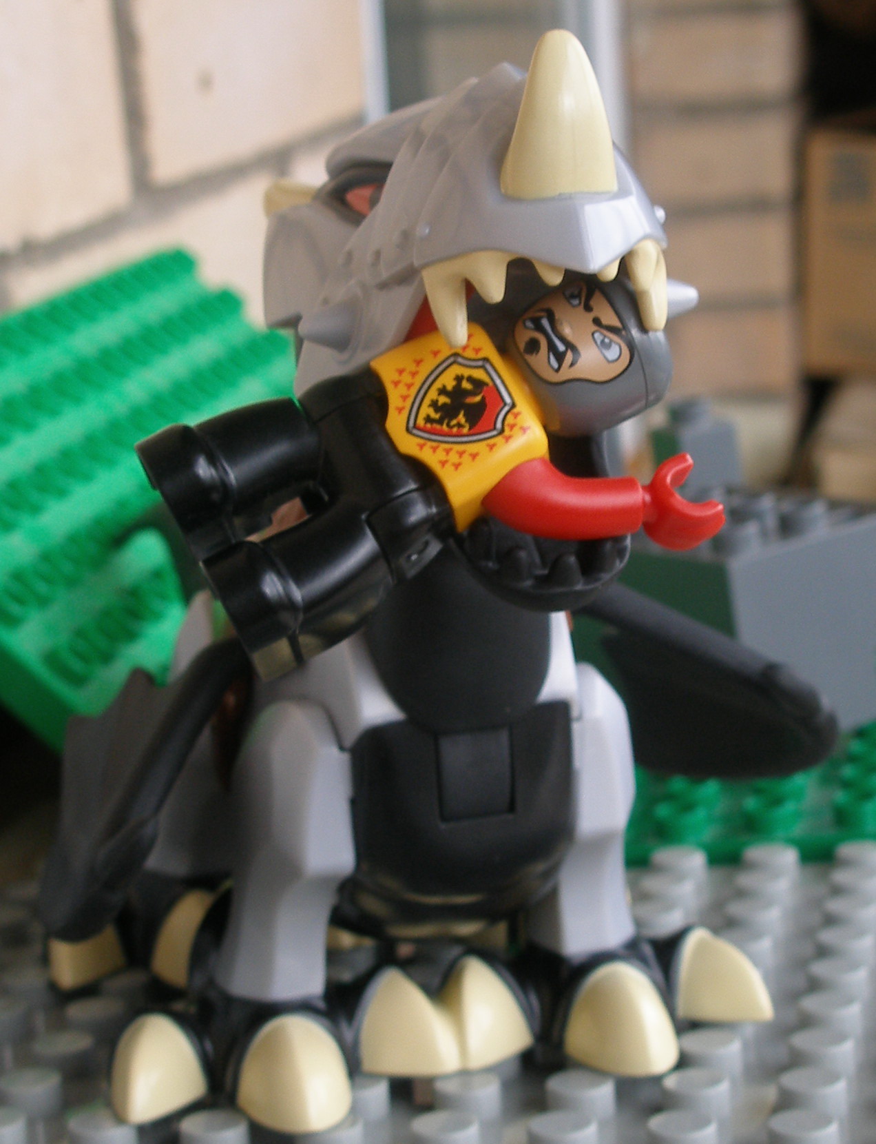 duplo_dragon_man.jpg