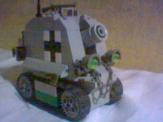 mini_tank_ww_ii.jpg