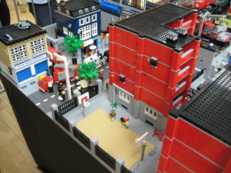 lego-dublin-exhibit-minifig-times-13.png