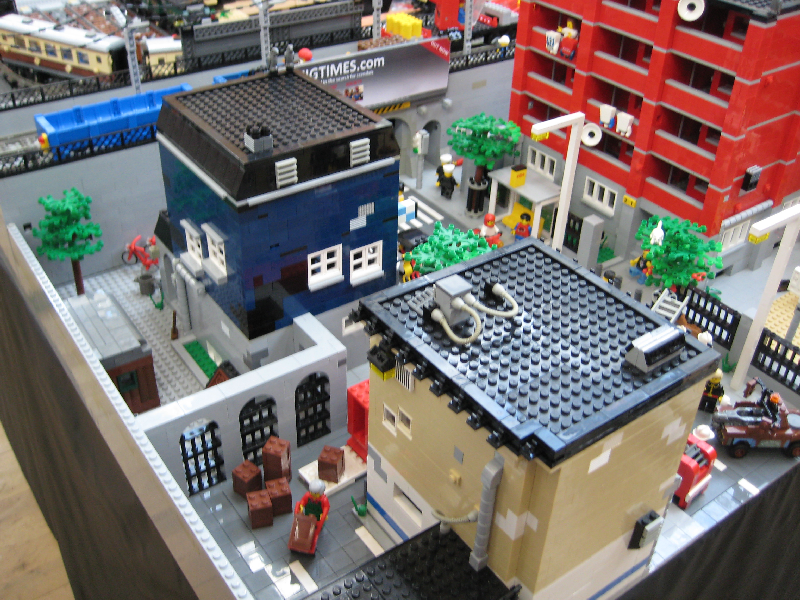 lego-dublin-exhibit-minifig-times-20.png