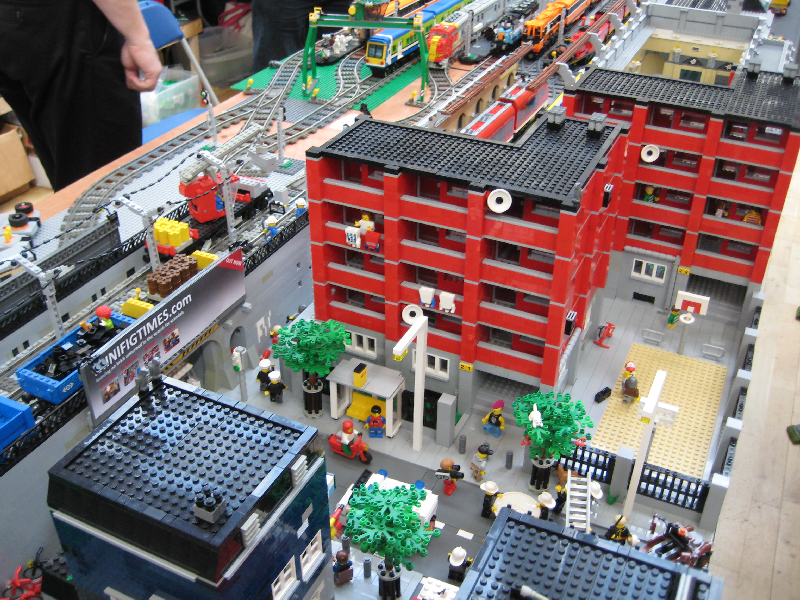 lego-dublin-exhibit-minifig-times-22.png