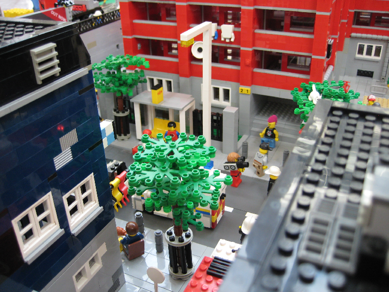 lego-dublin-exhibit-minifig-times-40.png