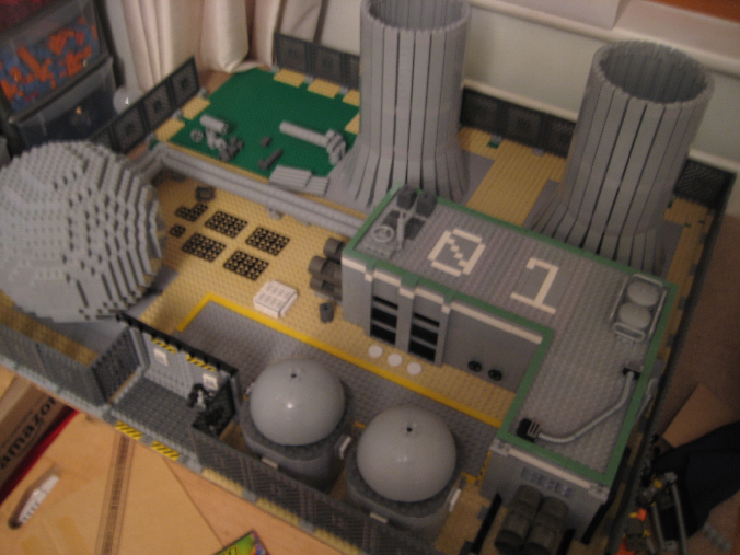 lego-nuclear-power-plant-015.png