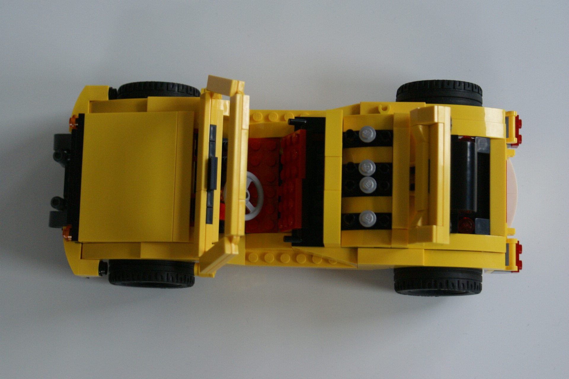 lego_8143_moc_hotrod_04.jpg