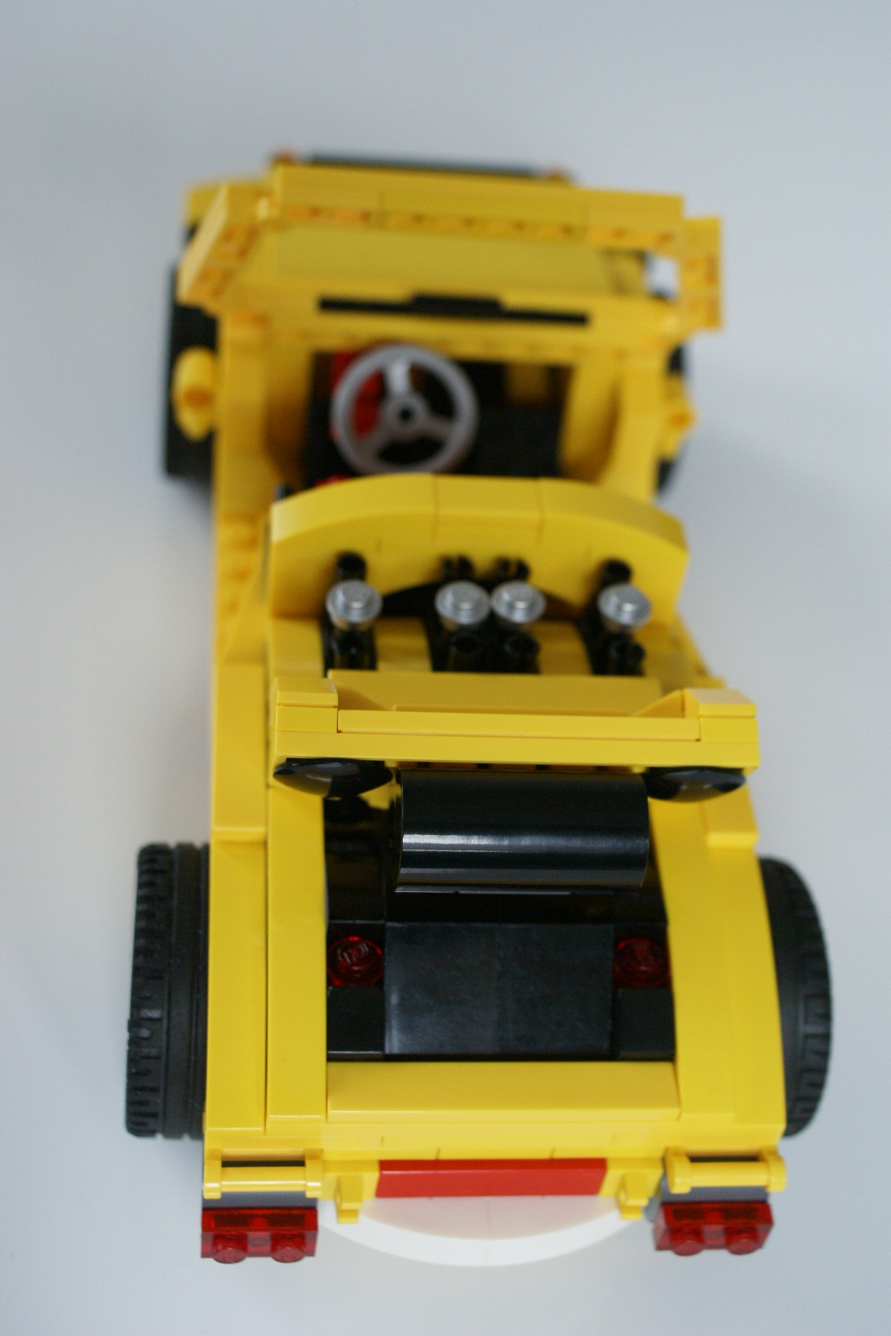 lego_8143_moc_hotrod_08.jpg