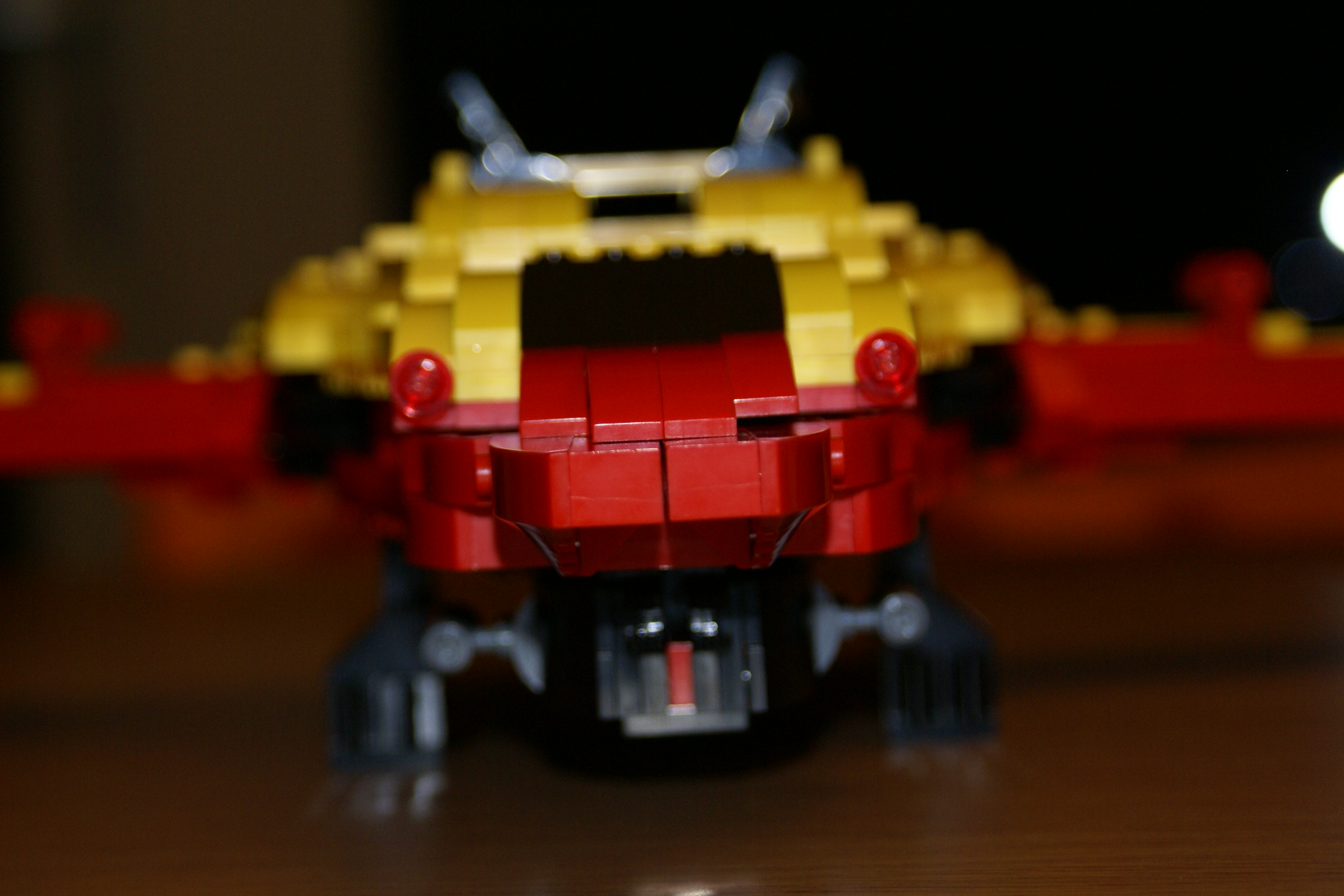 8143_moc_spaceship_06.jpg