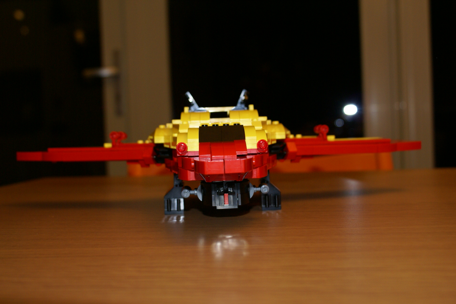 8143_moc_spaceship_07.jpg