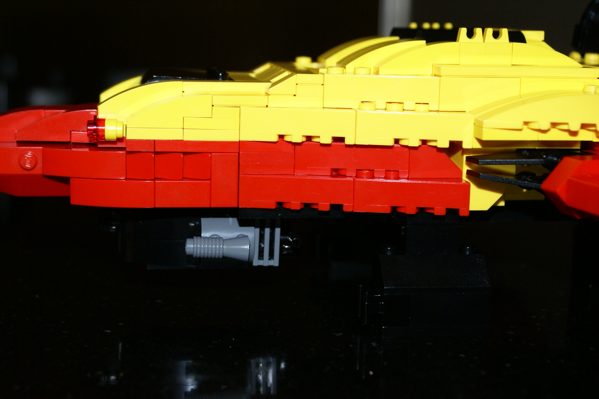 8143_moc_spaceship_15.jpg